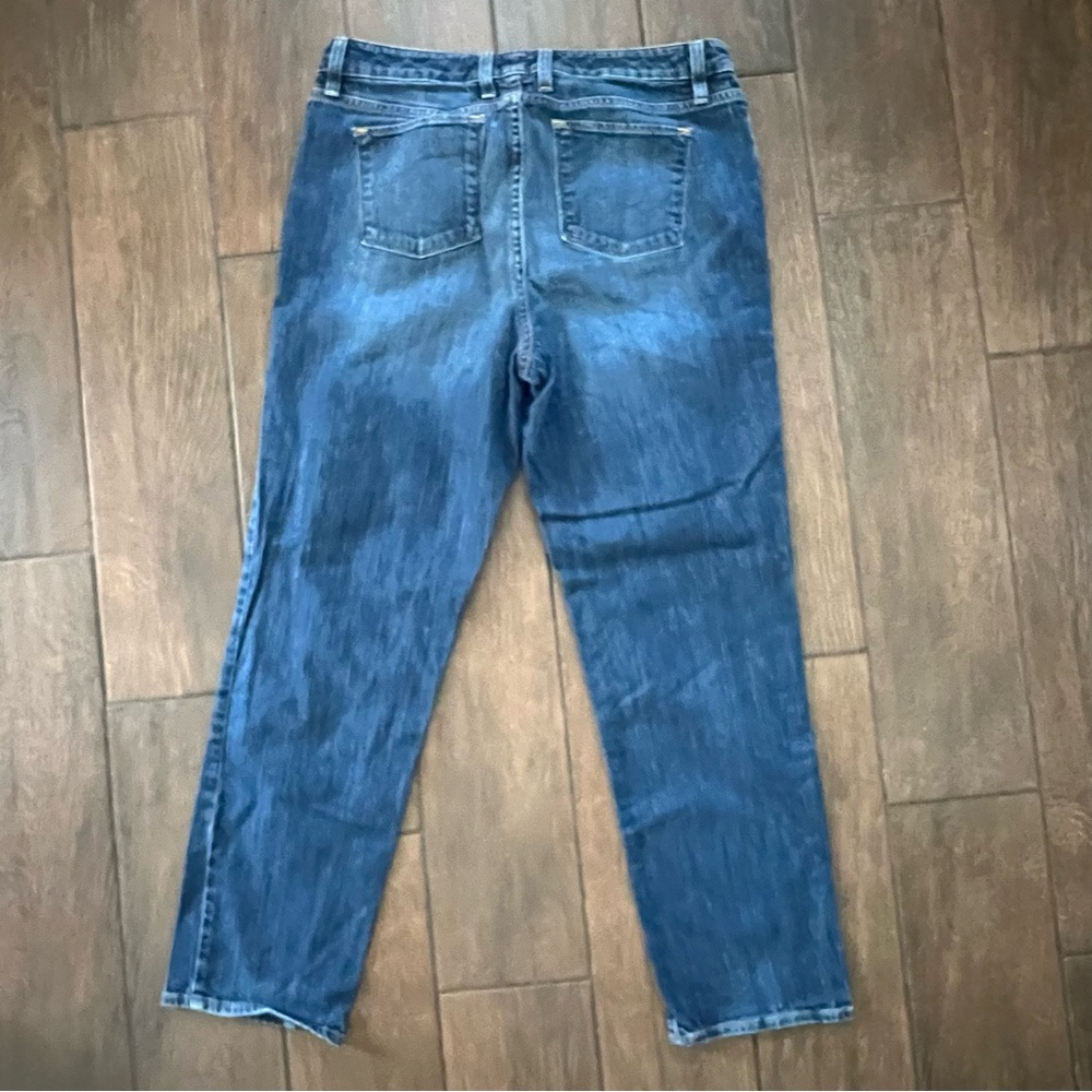 L.L. Bean Favorite Fit Straight Leg Medium Wash Jeans size 14 Reg - Picture 8 of 8